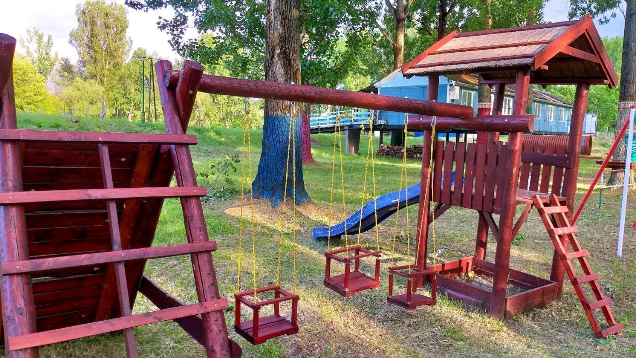 Готель Tisza Camping & Kalandpark Tokaj Rakamaz Екстер'єр фото